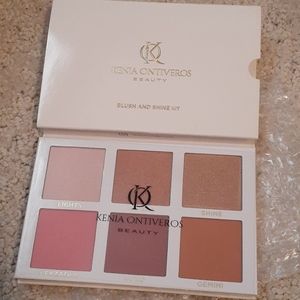 Kenai Ontiveros Beauty blush and shine kit New